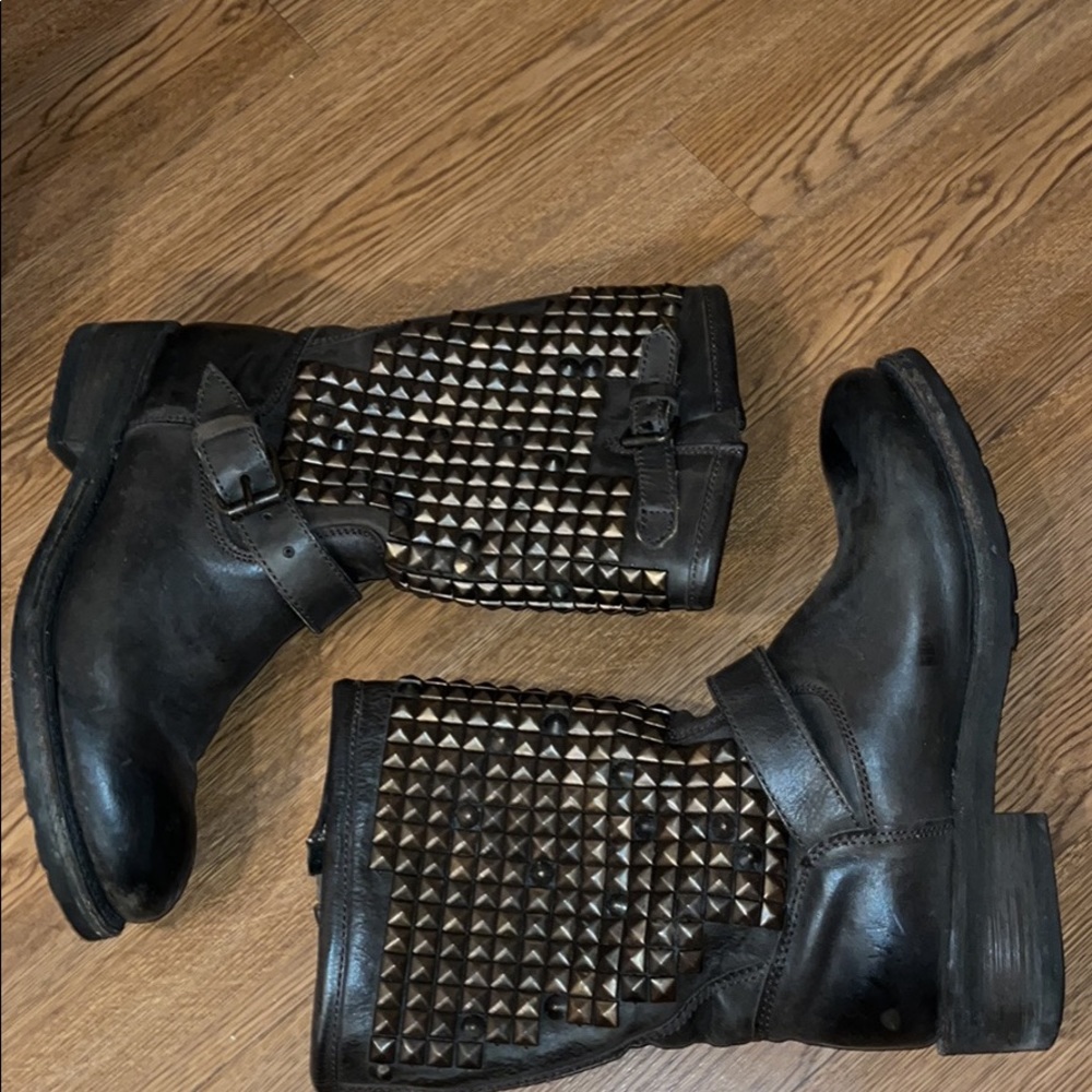 These Ash boots are comfortable and in style!